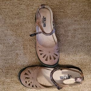 JBU slip-on flats